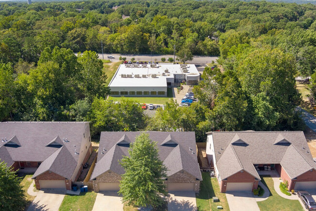 Building Photo - 1517 NW Bell Royal Ct