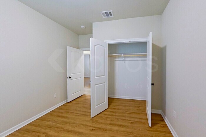 Building Photo - 129 Haygood Pt