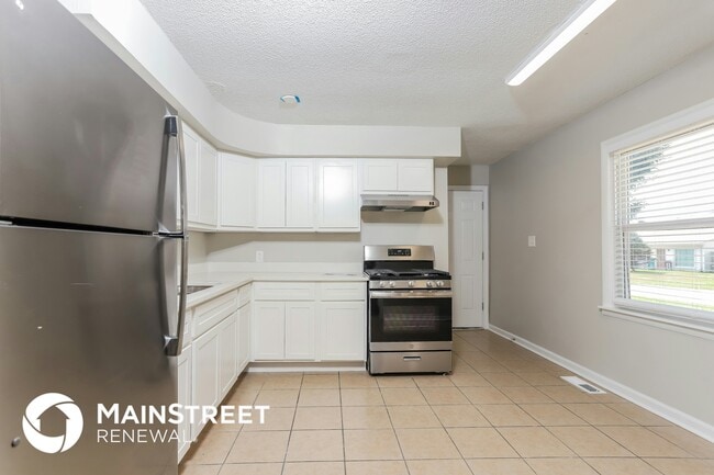 Building Photo - 23 Jamestown Dr