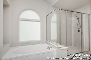 Building Photo - 914 Gyngell Ln