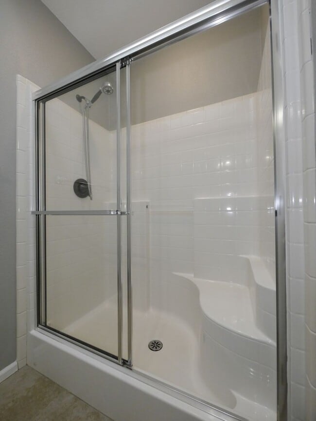 Building Photo - 916 Simpson Rd