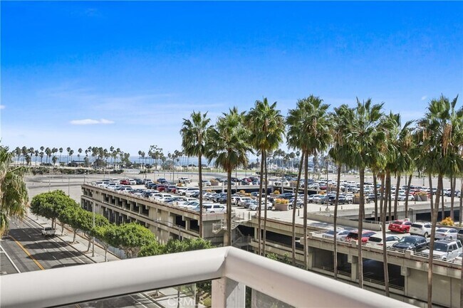 Building Photo - 388 E Ocean Blvd