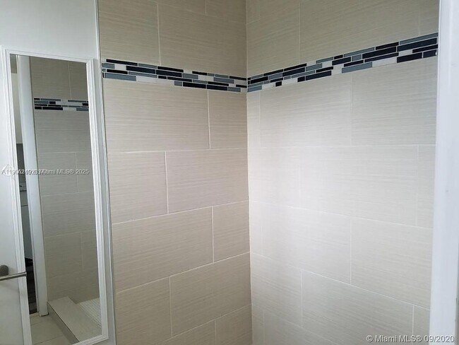 Building Photo - 7418 SW 21st St