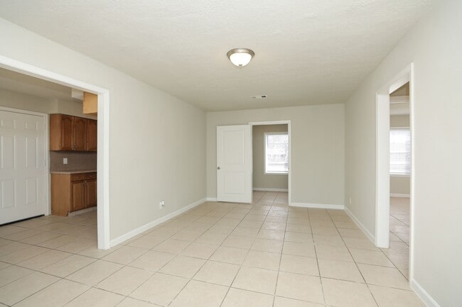 Building Photo - 11914 Meadowpass St