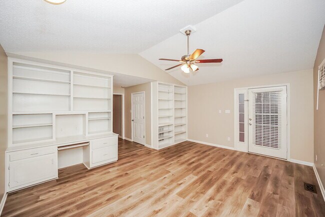 Building Photo - 1507 Bellingham Dr