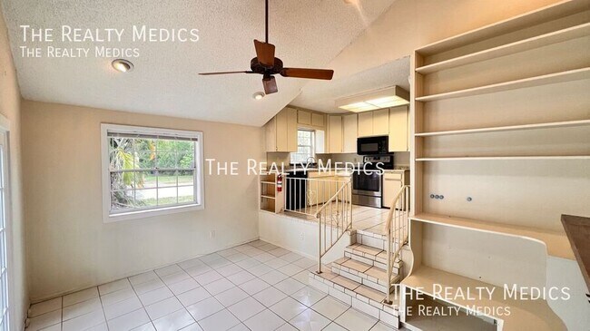 Building Photo - 1807 N Park Ave