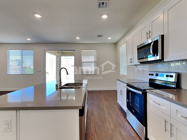 Building Photo - 298 Austin Bellerose Place