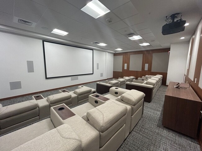 Building Photo - 2510