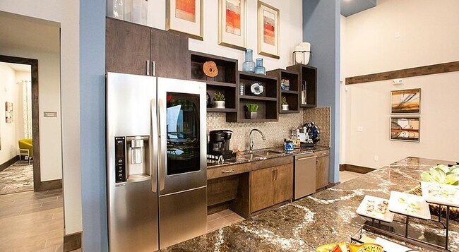 Building Photo - 12500 Shadowglen Trce