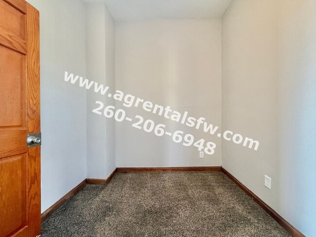 Building Photo - 3 Bedroom House