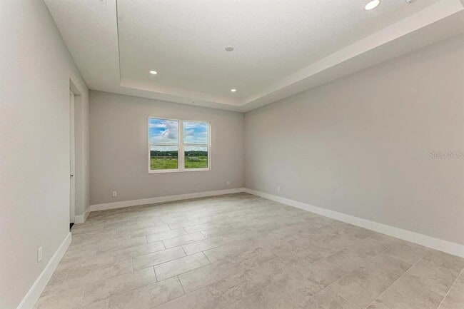 Building Photo - 10016 Rembrandt Wy