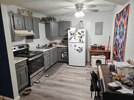 Building Photo - 64 Debra Ln