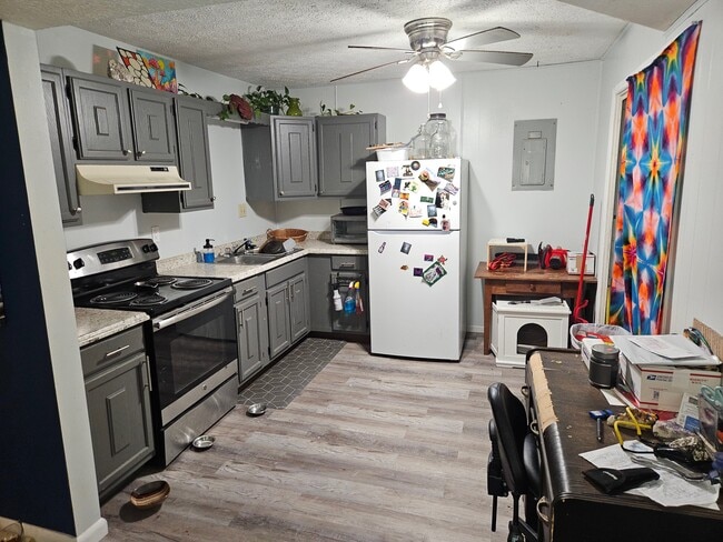 Building Photo - 64 Debra Ln