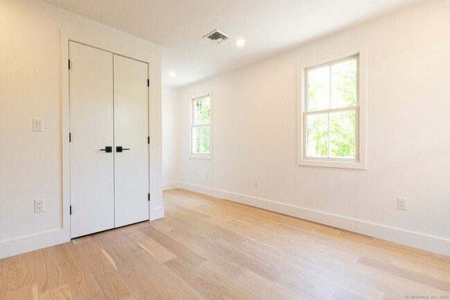 Building Photo - 486 Munger Ln