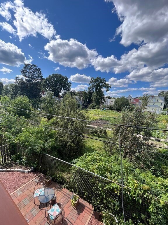 Building Photo - 29 W Tremlett St