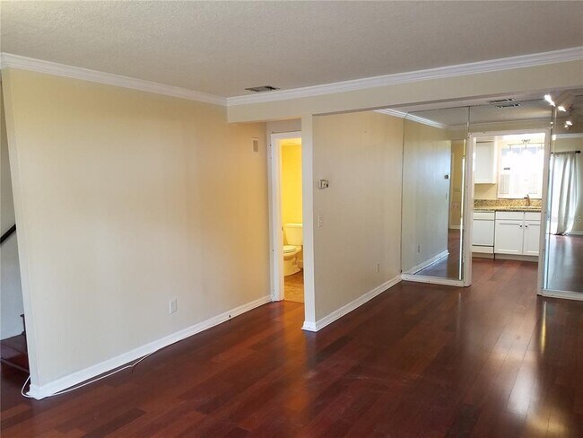 Building Photo - 2917 W Santiago St