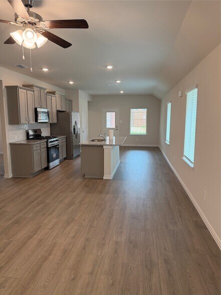 Building Photo - 10213 Barron Dr