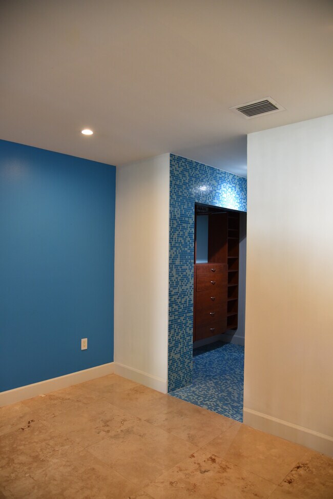 Building Photo - 15315 Loch Isle Dr W