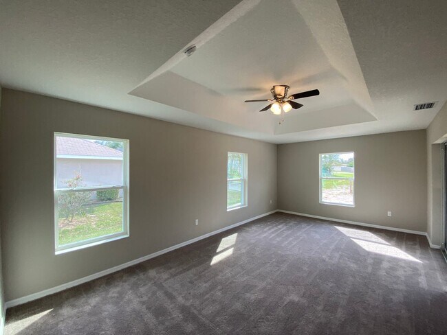 Building Photo - Desirable SE Ocala neighborhood 3/2/2 ** Wont Last**