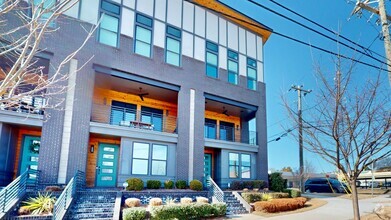 Building Photo - 2108 Suttle Ave