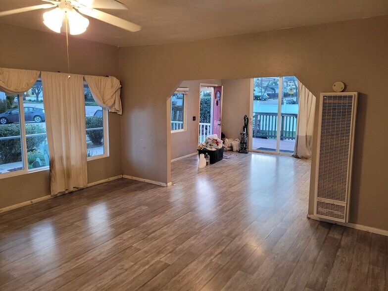 Building Photo - 605 18th St