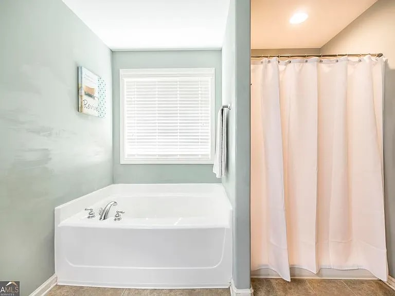 Building Photo - 118 Great Oak Way