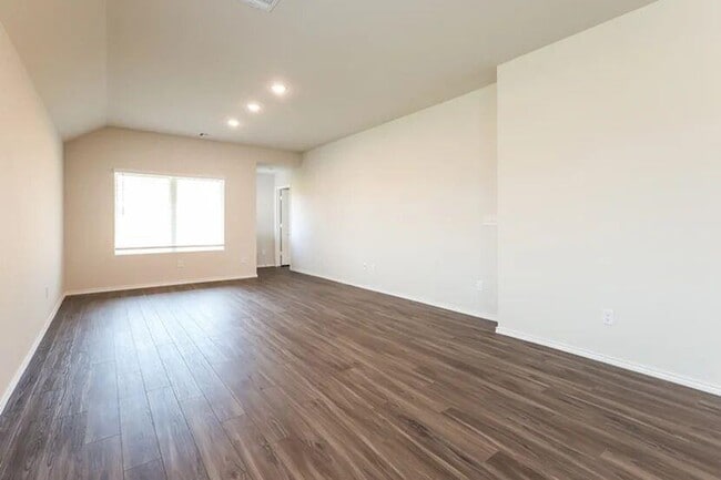 Building Photo - 2105 Crimson Lake Blvd