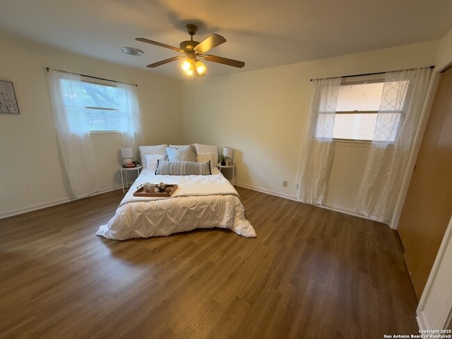 Building Photo - 11022 Dreamland Dr