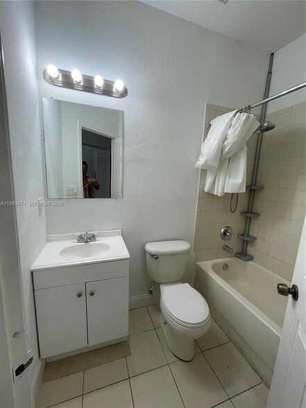 Building Photo - 1955 Marsh Harbor Dr