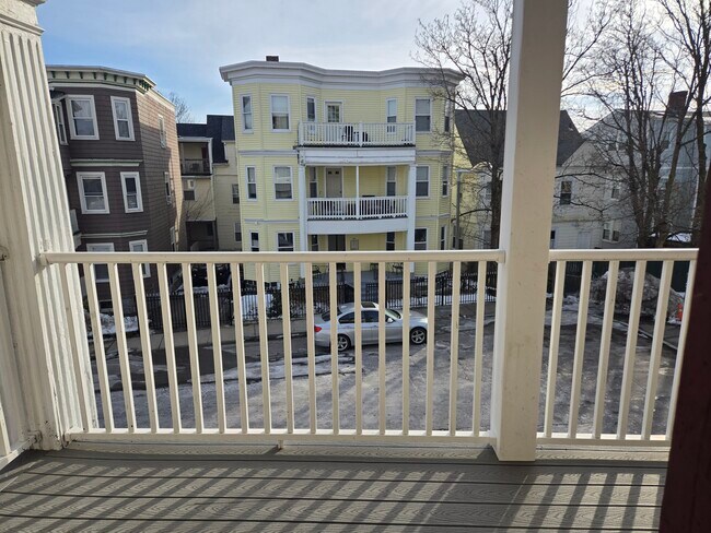 Building Photo - 10 Emrose Ter