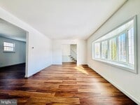 Building Photo - 220 Somerdale Rd