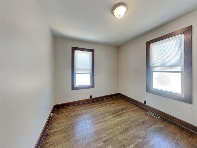 Building Photo - 3820 Jackson St NE