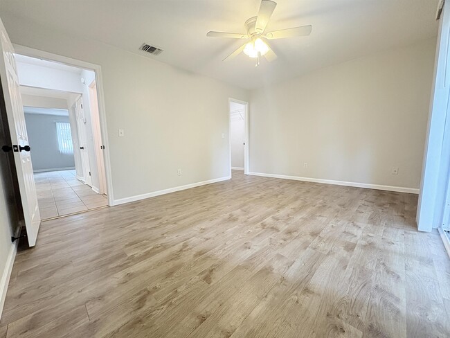 Building Photo - 1595 Willow Bend Way