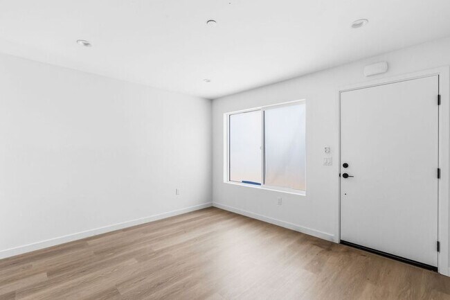 Building Photo - 6638 Valjean Ct