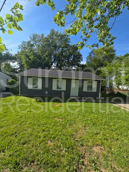 Building Photo - 5636 E 40th St