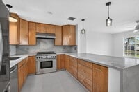 Building Photo - 467 NE 31st St