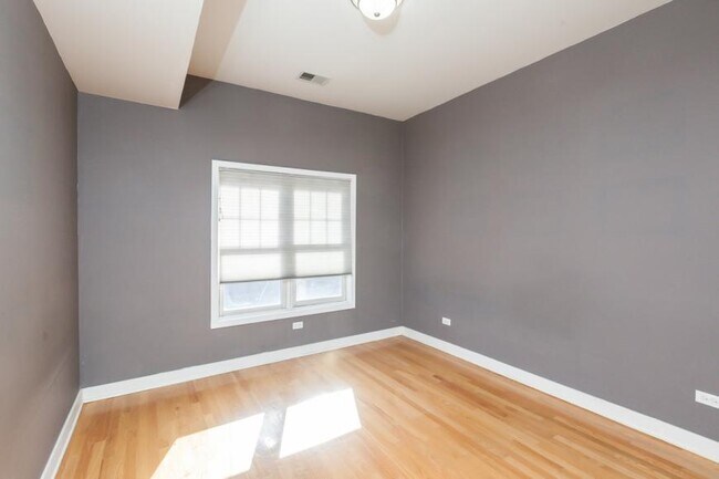 Building Photo - 2 bedroom in Chicago IL 60642