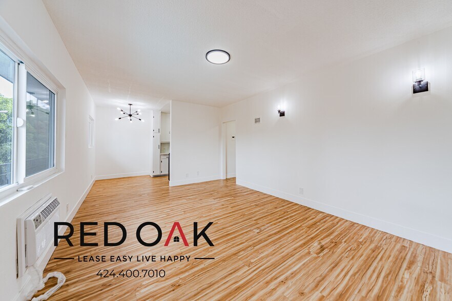 Building Photo - 252 W Elm Ave
