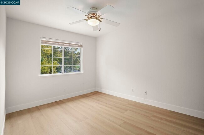 Building Photo - 903 Arrowhead Terrace
