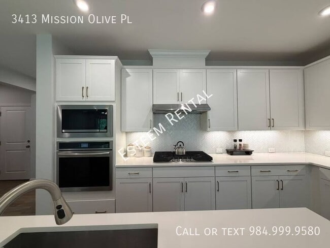 Building Photo - 3413 Mission Olive Pl
