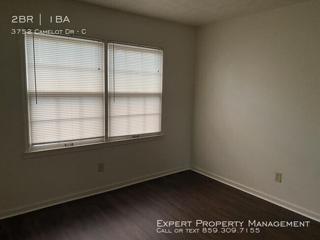 Building Photo - 3752 Camelot Dr