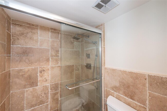Building Photo - 575 Crandon Blvd