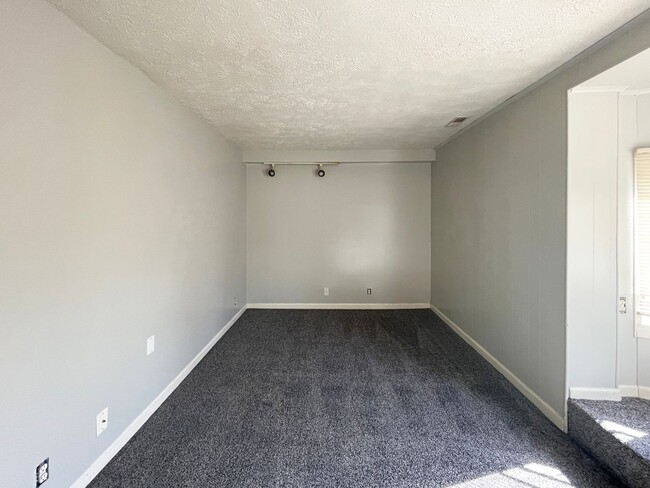 Building Photo - Yorktown School District