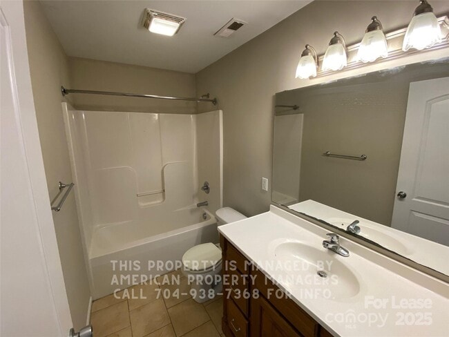 Building Photo - 411 Gay St