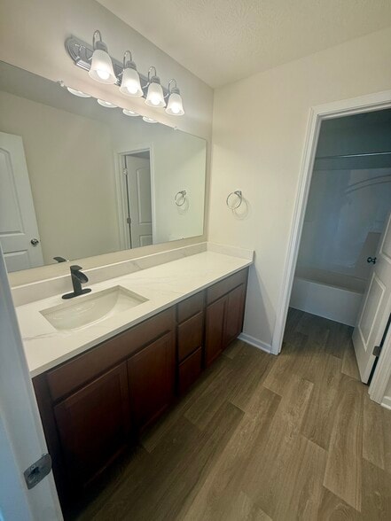 Guest Bathroom - 2062 Broccoli Dr