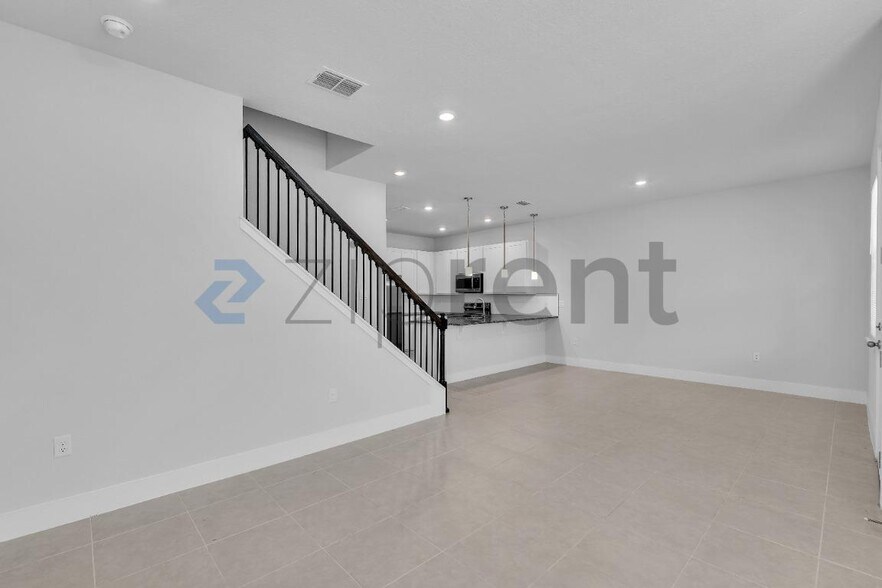 Building Photo - Unit
