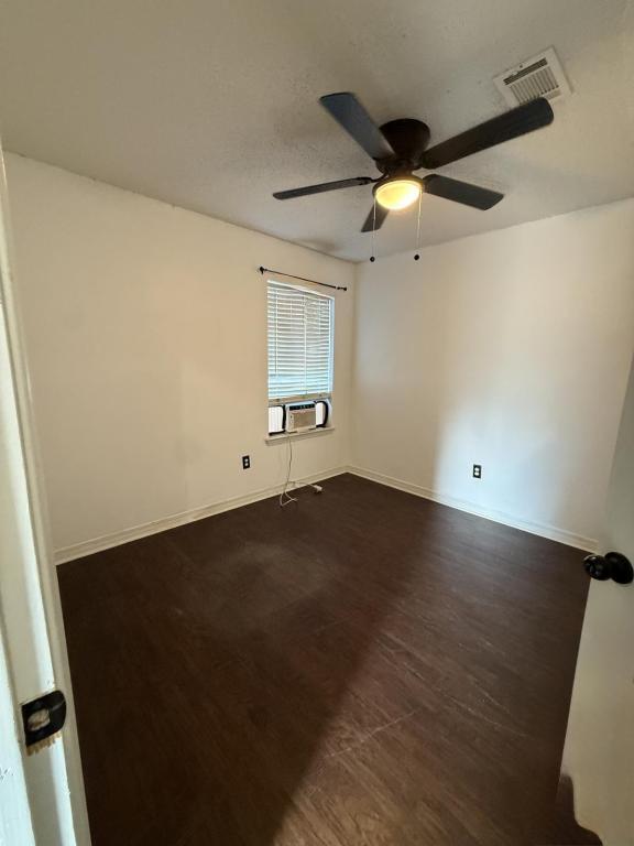 Building Photo - 14064 Woodmont Dr