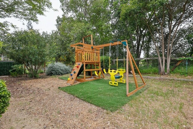 Building Photo - Single-Level Three-Bedroom Retreat in Napa...