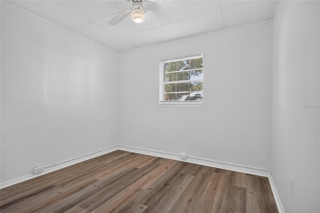 Building Photo - 7508 N Thatcher Ave