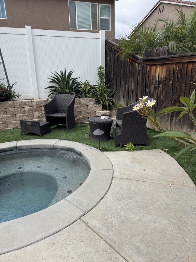Building Photo - 9177 Lantana Dr
